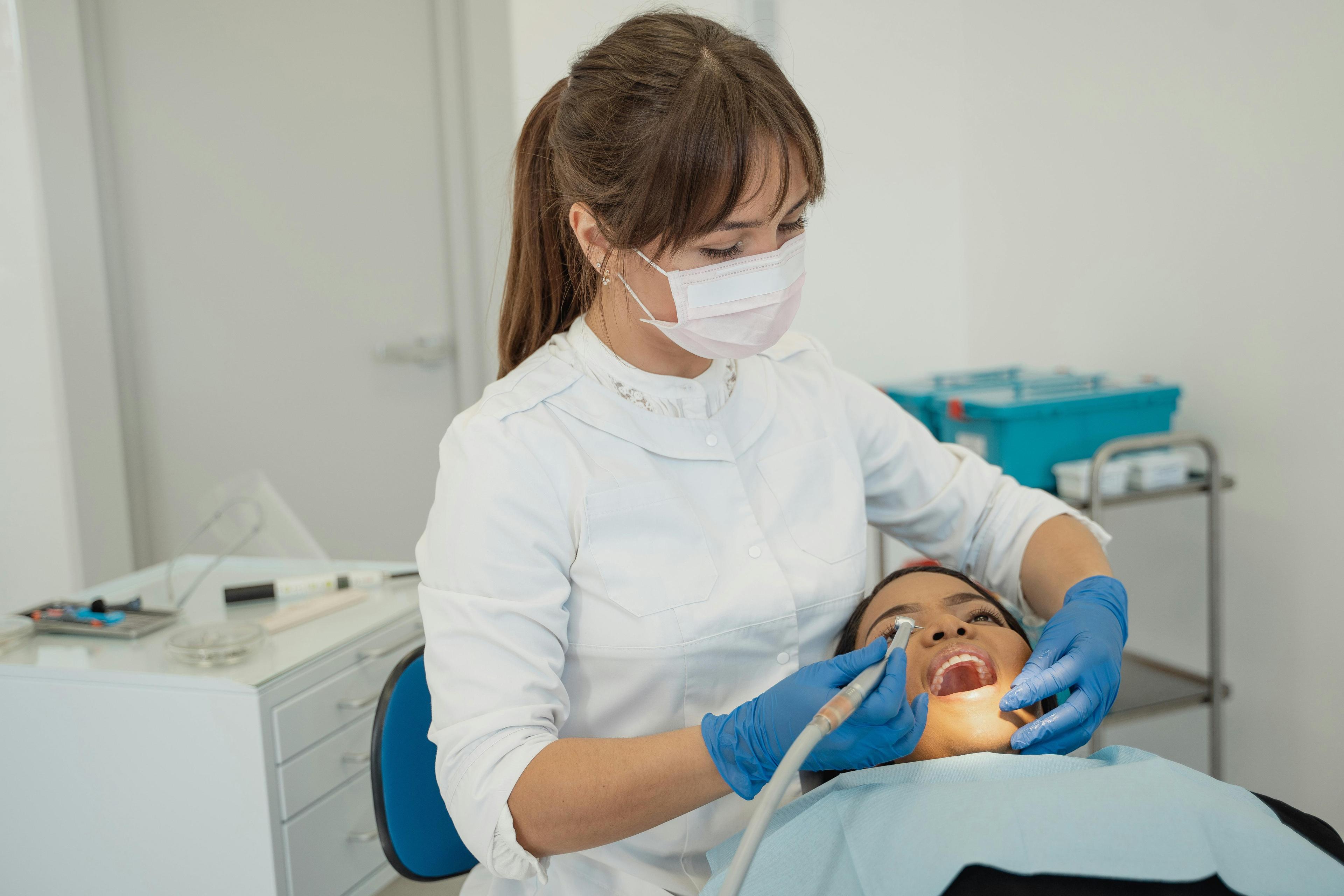 The Complete Guide to Teeth Whitening Options